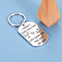 将图片加载到图库查看器,Bonus Daughter Gifts from Mom Keychain for Son in Law Bonus Son Adoption Presents for Kids Birthday Gift for Stepson Stepdaughter from Stepdad Stepmom Wedding Gift for Adopted Son Adopted Daughter