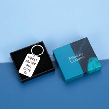 将图片加载到图库查看器,New Driver Gift for Boyfriend Girlfriend Couple Friends Worst Driver but Cute Car Keychain Driving Safety Funny Present for Girls Boys Women Men Husband Wife Trucker Metallic Reminder Tag for Her Him