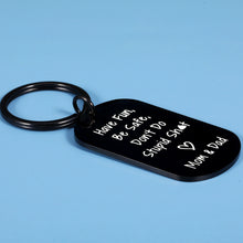 将图片加载到图库查看器,Dont Do Stupid Keychain for Son Daughter Gag Gifts Kids Teen Boys Girls Gifts Idea Funny Christmas Birthday Gifts Him Her