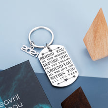 将图片加载到图库查看器,Graduation Gifts 2021 Senior Students Keychain for Him Her Inspirational Birthday Coming-of-age Gifts for Son Daughter Teen Girls Boys from Mom Daddy Best Friends Gifts for College Graduate Tag