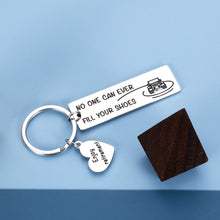 将图片加载到图库查看器,Retirement Gifts Keychain for Men Women Coworker from Boss Employer Newly Retired Farewell Present for Leader No One Can Ever Fill Your Shoes Enjoy Retirement Going Away Thank You Pendant Charm