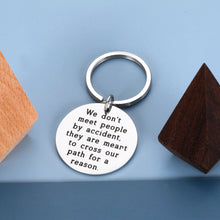 将图片加载到图库查看器,Coworker Leaving-gifts Keychain for Colleague Friend Boss Farewell Goodbye Present Going Away Thank You Keyring Retirement Pendant for Men Women We Don't Meet People by Accident