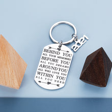 将图片加载到图库查看器,Graduation Gifts 2021 Senior Students Keychain for Him Her Inspirational Birthday Coming-of-age Gifts for Son Daughter Teen Girls Boys from Mom Daddy Best Friends Gifts for College Graduate Tag
