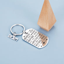 将图片加载到图库查看器,Graduation Gifts 2021 Senior Students Keychain for Him Her Inspirational Birthday Coming-of-age Gifts for Son Daughter Teen Girls Boys from Mom Daddy Best Friends Gifts for College Graduate Tag