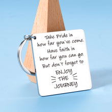 将图片加载到图库查看器,Inspirational Christmas Gifts for Women Men Kids Senior High School Students Graduation Gifts Keychain for Him Her Son Daughter Birthday Gift for Teen Girls Boys College Graduate from Mom Dad Jewelry