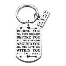 将图片加载到图库查看器,Class of 2022 Senior Graduation Gifts for Him Her Inspirational Christmas Gifts Keychain Nurse College Grads High School