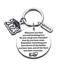 将图片加载到图库查看器,Class of 2023 Graduation Gifts for Him Her Inspirational Keychain Senior 2023 Gifts for University College Middle Senior High School Students Christmas Stocking Stuffers for Teen Boys Teen Girls Son