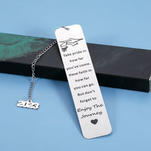 将图片加载到图库查看器,Class of 2023 Graduation Bookmark Gifts for Seniors 2023 High School College Medical Student Inspirational 2023 Grad Gifts for Her Him Boys Girls Women Men Master Gifts for Nurse Mom to Son Daughter