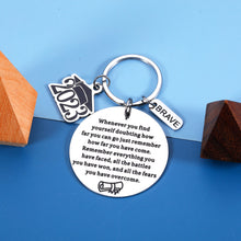 将图片加载到图库查看器,Class of 2023 Graduation Gifts for Him Her Inspirational Keychain Senior 2023 Gifts for University College Middle Senior High School Students Christmas Stocking Stuffers for Teen Boys Teen Girls Son
