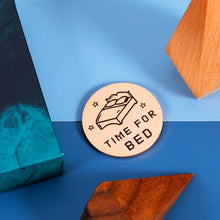 将图片加载到图库查看器,Valentines Day Gifts for Him Her Double-Sided Decision Coin Funny Gag Gifts for Boyfriend Girlfriend Kids Son Mens Christmas Stocking Stuffers for Teens Birthday Gifts for Friends Female Gamer Gifts