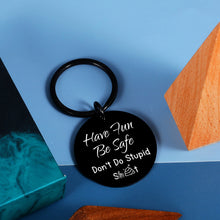 将图片加载到图库查看器,Gifts for 16 Year Old Boy Girl Double-Sided Dont Do Stupid Keychain Love Mom Dad Teen Girls Gift Ideas 16th Birthday Gifts for Him Her Christmas Stocking Stuffers for Teen Boys Son Daughter Grandson