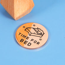 将图片加载到图库查看器,Valentines Day Gifts for Him Her Double-Sided Decision Coin Funny Gag Gifts for Boyfriend Girlfriend Kids Son Mens Christmas Stocking Stuffers for Teens Birthday Gifts for Friends Female Gamer Gifts