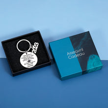 将图片加载到图库查看器,Class of 2023 Graduation Gifts for Him Her Inspirational Keychain Senior 2023 Gifts for Middle High School College University Nurse Student Christmas Stocking Stuffers for Teen Boys Girls Son Daughter